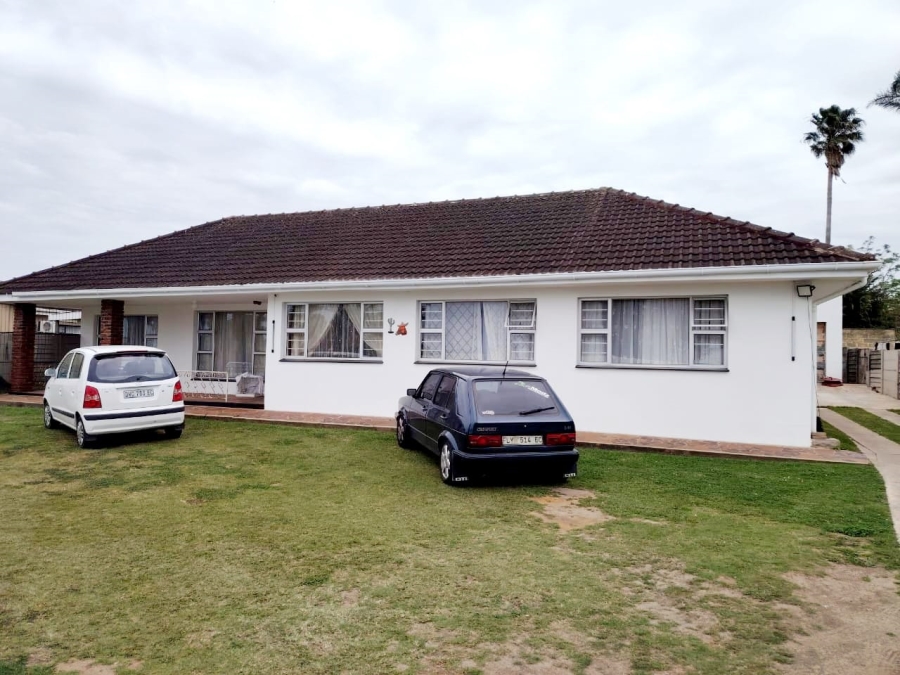 5 Bedroom Property for Sale in Amalinda Eastern Cape